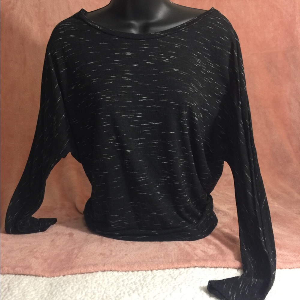 Wing sleeve top